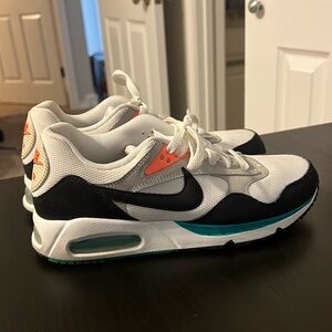 NIKE AIR MAX CORRELATE